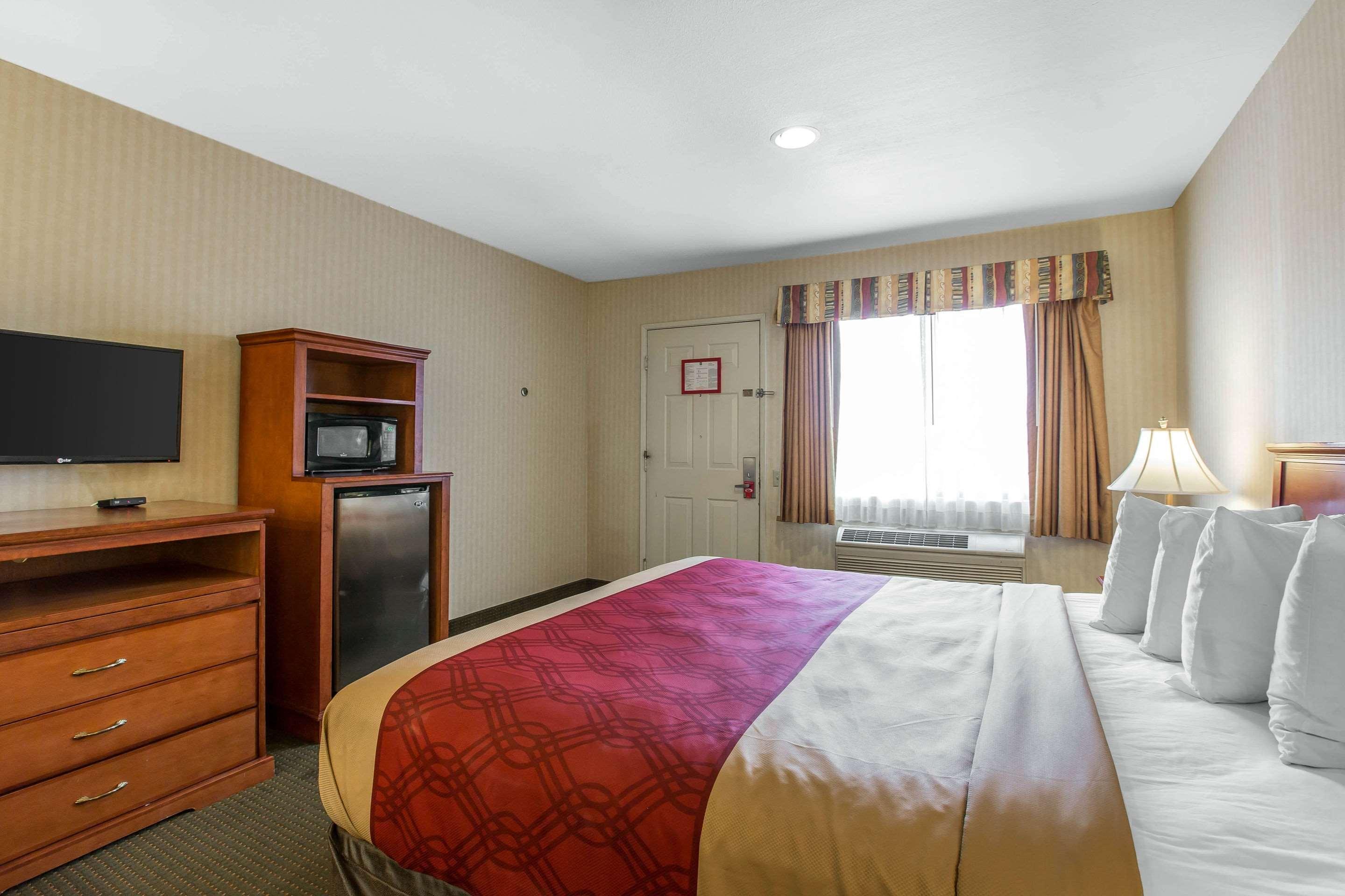 Econo Lodge Inn&Suites Riverside - Corona Exterior foto